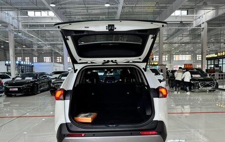 Toyota RAV4, 2022 год, 2 238 887 рублей, 7 фотография