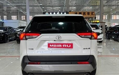 Toyota RAV4, 2022 год, 2 238 887 рублей, 6 фотография