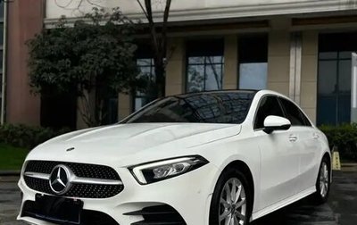 Mercedes-Benz A-Класс, 2020 год, 1 500 000 рублей, 1 фотография