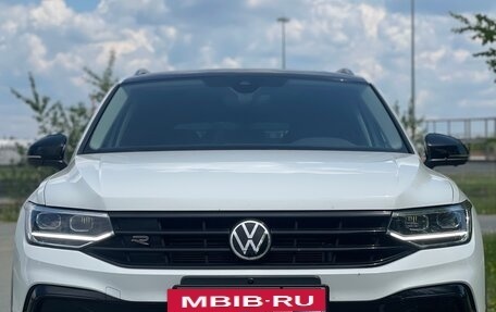 Volkswagen Tiguan II, 2023 год, 4 160 000 рублей, 2 фотография