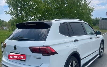 Volkswagen Tiguan II, 2023 год, 4 160 000 рублей, 8 фотография