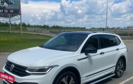Volkswagen Tiguan II, 2023 год, 4 160 000 рублей, 4 фотография