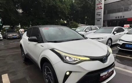 Toyota C-HR I рестайлинг, 2021 год, 1 550 000 рублей, 3 фотография