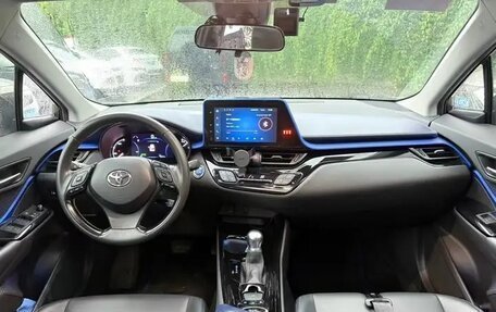 Toyota C-HR I рестайлинг, 2021 год, 1 550 000 рублей, 11 фотография