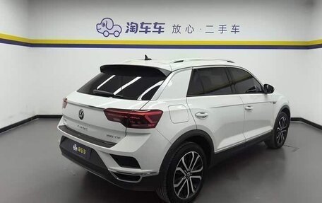 Volkswagen T-Roc I, 2021 год, 1 850 000 рублей, 2 фотография