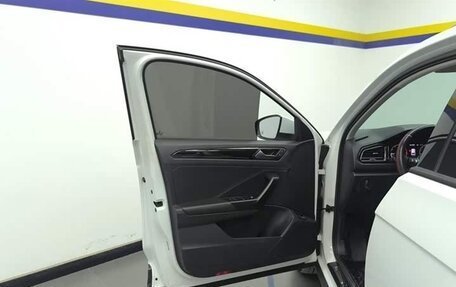 Volkswagen T-Roc I, 2021 год, 1 850 000 рублей, 16 фотография