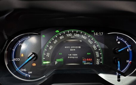 Toyota RAV4, 2022 год, 3 300 000 рублей, 8 фотография