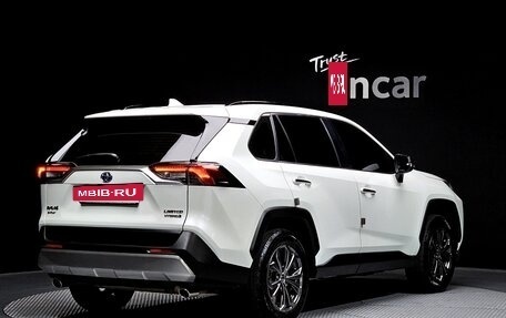 Toyota RAV4, 2022 год, 3 300 000 рублей, 2 фотография