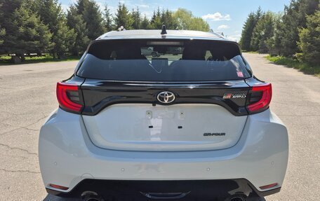 Toyota Yaris, 2021 год, 2 550 000 рублей, 13 фотография