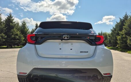 Toyota Yaris, 2021 год, 2 550 000 рублей, 12 фотография