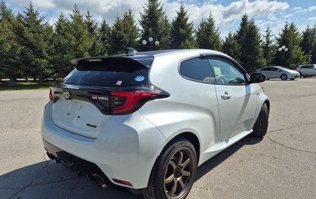 Toyota Yaris, 2021 год, 2 550 000 рублей, 9 фотография