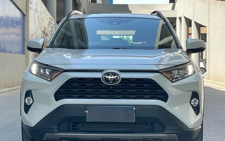 Toyota RAV4, 2021 год, 2 279 100 рублей, 2 фотография