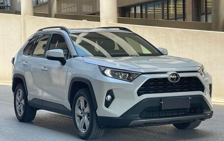 Toyota RAV4, 2021 год, 2 279 100 рублей, 3 фотография