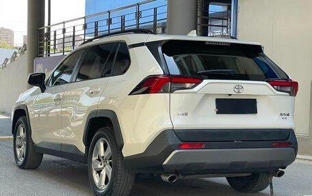 Toyota RAV4, 2021 год, 2 279 100 рублей, 9 фотография
