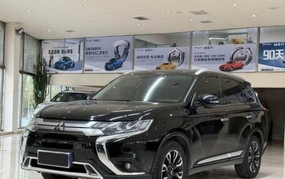 Mitsubishi Outlander III рестайлинг 3, 2021 год, 2 500 000 рублей, 1 фотография