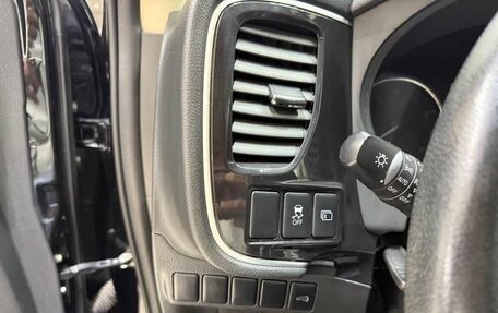 Mitsubishi Outlander III рестайлинг 3, 2021 год, 2 500 000 рублей, 12 фотография