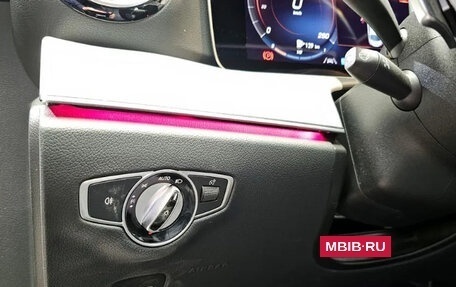 Mercedes-Benz E-Класс, 2021 год, 2 750 000 рублей, 16 фотография