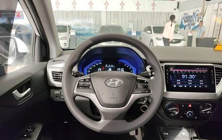 Hyundai Verna, 2020 год, 1 070 000 рублей, 10 фотография