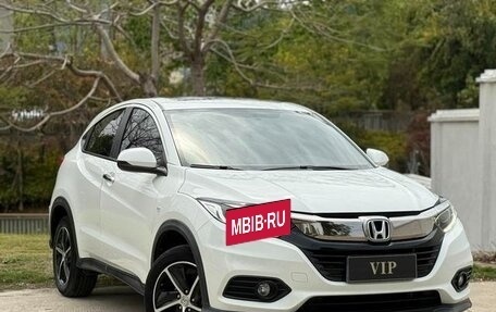 Honda Vezel, 2021 год, 1 270 100 рублей, 3 фотография