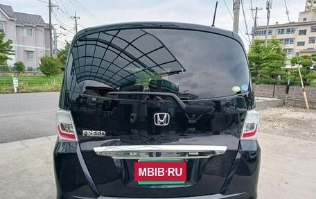 Honda Freed I, 2014 год, 723 000 рублей, 2 фотография