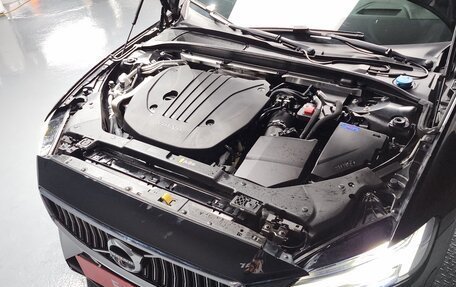 Volvo S60 III, 2022 год, 3 232 887 рублей, 5 фотография