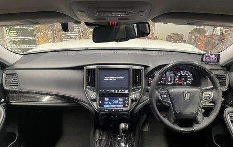 Toyota Crown, 2017 год, 1 900 013 рублей, 27 фотография