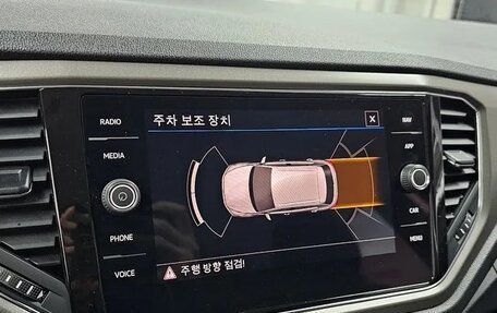Volkswagen T-Roc I, 2022 год, 1 533 000 рублей, 15 фотография