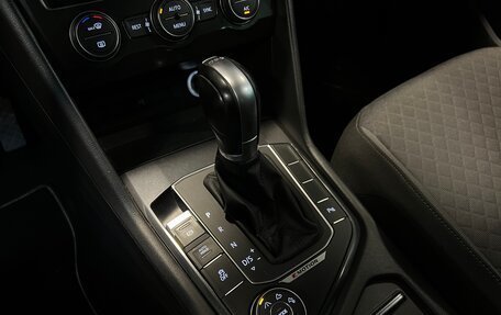 Volkswagen Tiguan II, 2017 год, 1 651 000 рублей, 18 фотография