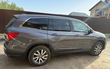 Honda Pilot III рестайлинг, 2020 год, 3 800 000 рублей, 5 фотография