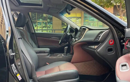 Toyota Crown, 2018 год, 2 050 055 рублей, 7 фотография
