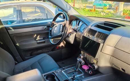Volkswagen Touareg III, 2004 год, 1 090 000 рублей, 7 фотография