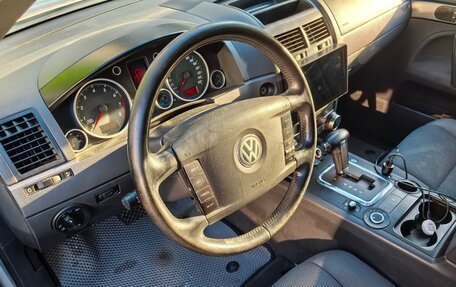 Volkswagen Touareg III, 2004 год, 1 090 000 рублей, 8 фотография