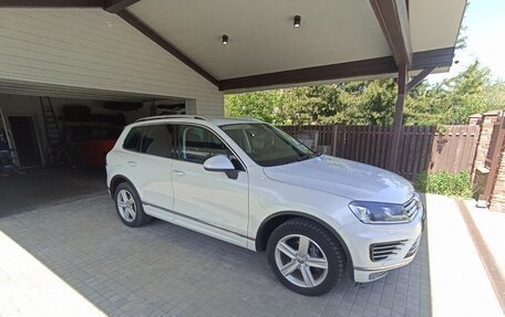 Volkswagen Touareg III, 2015 год, 3 498 000 рублей, 2 фотография
