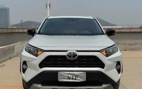 Toyota RAV4, 2022 год, 2 100 055 рублей, 2 фотография