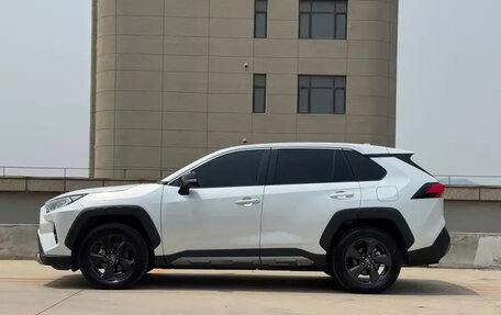 Toyota RAV4, 2022 год, 2 100 055 рублей, 4 фотография