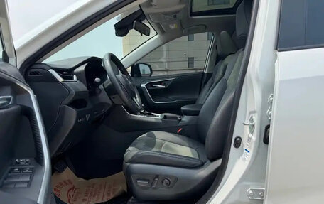 Toyota RAV4, 2022 год, 2 100 055 рублей, 11 фотография