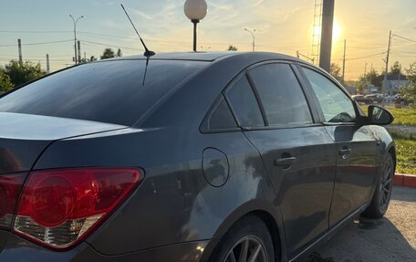 Chevrolet Cruze II, 2010 год, 580 000 рублей, 4 фотография