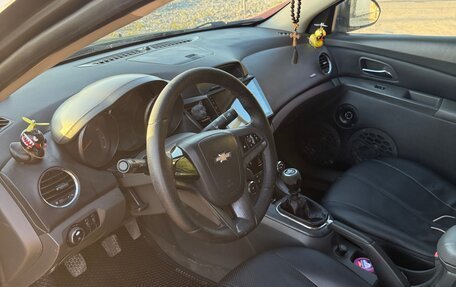 Chevrolet Cruze II, 2010 год, 580 000 рублей, 9 фотография