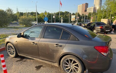 Chevrolet Cruze II, 2010 год, 580 000 рублей, 7 фотография
