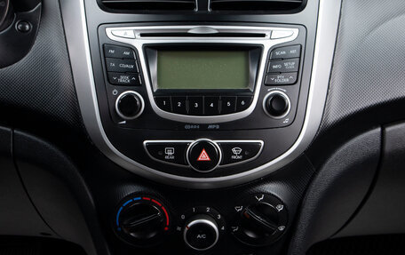 Hyundai Solaris II рестайлинг, 2013 год, 949 000 рублей, 14 фотография