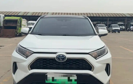 Toyota RAV4, 2022 год, 2 450 055 рублей, 2 фотография