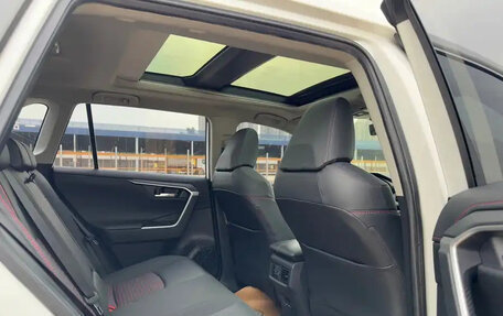Toyota RAV4, 2022 год, 2 450 055 рублей, 10 фотография