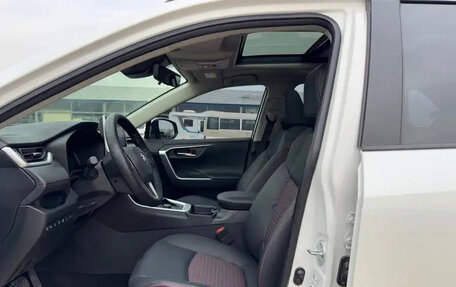 Toyota RAV4, 2022 год, 2 450 055 рублей, 7 фотография