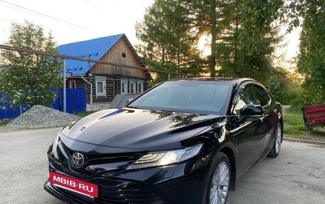 Toyota Camry, 2019 год, 2 600 000 рублей, 2 фотография