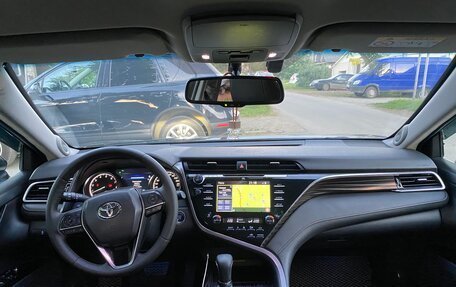 Toyota Camry, 2019 год, 2 600 000 рублей, 9 фотография