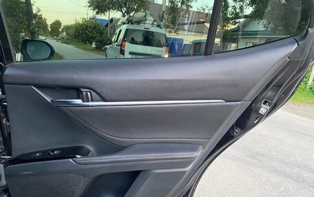 Toyota Camry, 2019 год, 2 600 000 рублей, 16 фотография