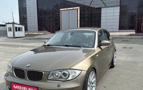 BMW 1 серия, 2007 год, 950 000 рублей, 1 фотография