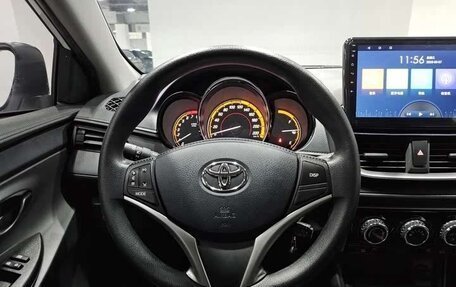 Toyota Yaris XP150 рестайлинг, 2022 год, 1 350 000 рублей, 11 фотография