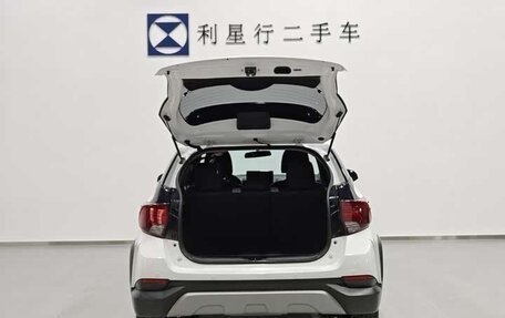 Toyota Yaris XP150 рестайлинг, 2022 год, 1 350 000 рублей, 8 фотография