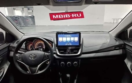 Toyota Yaris XP150 рестайлинг, 2022 год, 1 350 000 рублей, 9 фотография